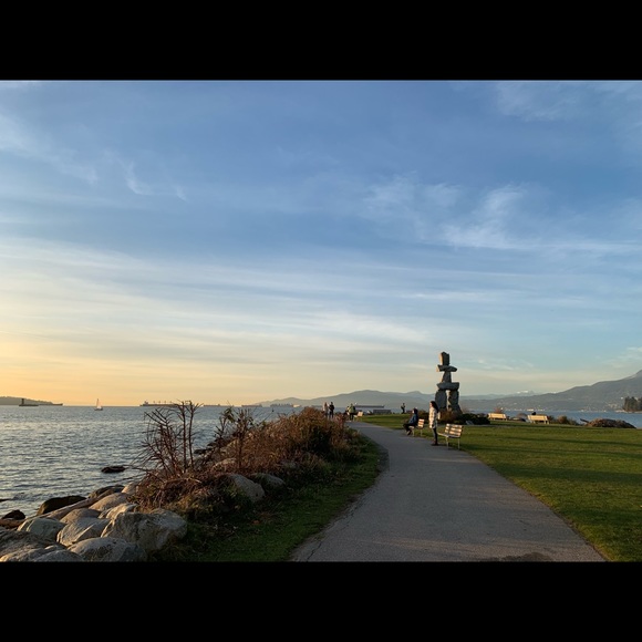 Meet your Posher, Yves - Picture 1 of 1